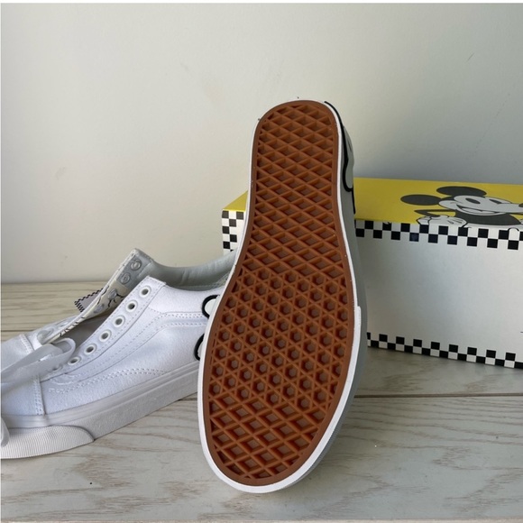 Disney x Vans Old Skool Vans 90th Anniversary Mickey Mouse Sneakers - Picture 2 of 9